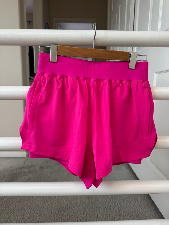 Lskd Pants - High-Rise Women's Athletic Shorts in Vibrant Pink